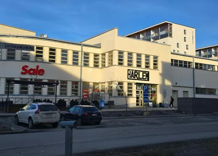 Lovely In Haermaelaenranta Tampere