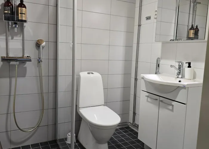 Lovely In Haermaelaenranta Apartamento Tampere